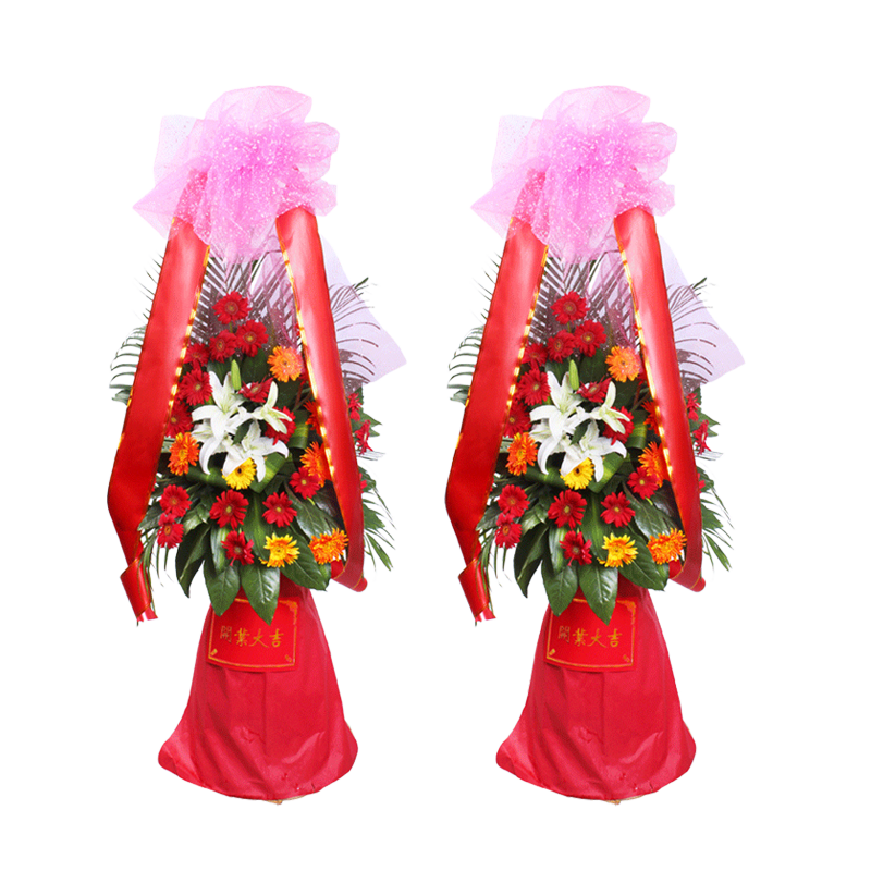 百合花怎么养得更久：醒花、换水与修剪要点