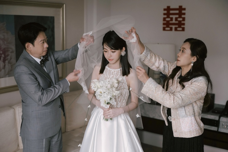 鲜花买回家先做什么：醒花处理的正确顺序
