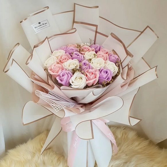 生日送花怎么选：不同关系适合的花材与色彩